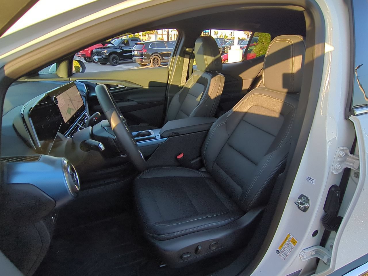 Used 2024 Chevrolet Equinox EV LT w/ LPO, All-Weather Mat Package AWD/4WD image 18