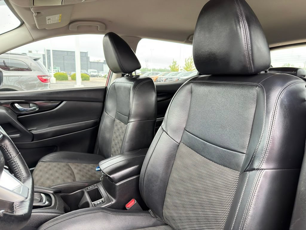 Used 2022 Nissan Rogue Sport SV w/ Technology Package AWD/4WD image 13