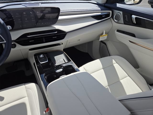 New 2026 Buick Enclave Avenir w/ Super Cruise Package FWD image 35