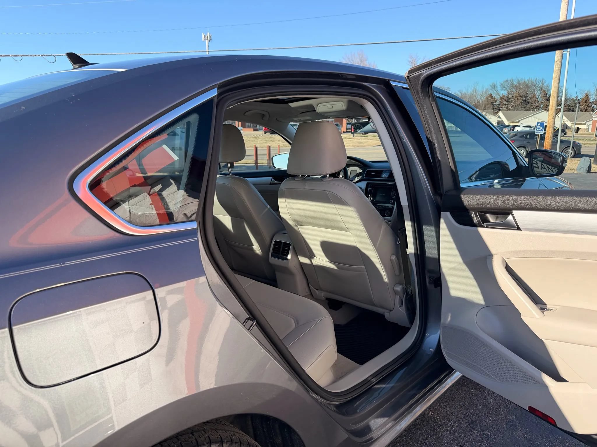 Used 2013 Volkswagen Passat TDI SE FWD image 26