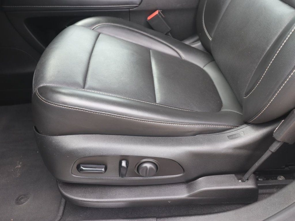 Used 2023 GMC Acadia SLT AWD/4WD image 19