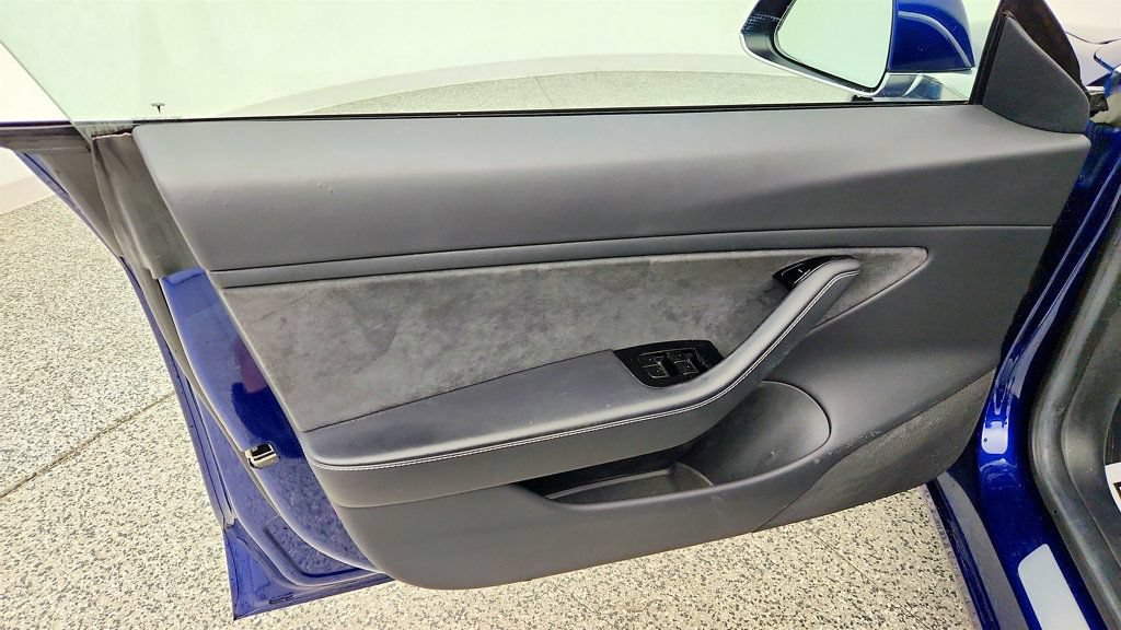 Used 2018 Tesla Model 3 Long Range RWD image 11