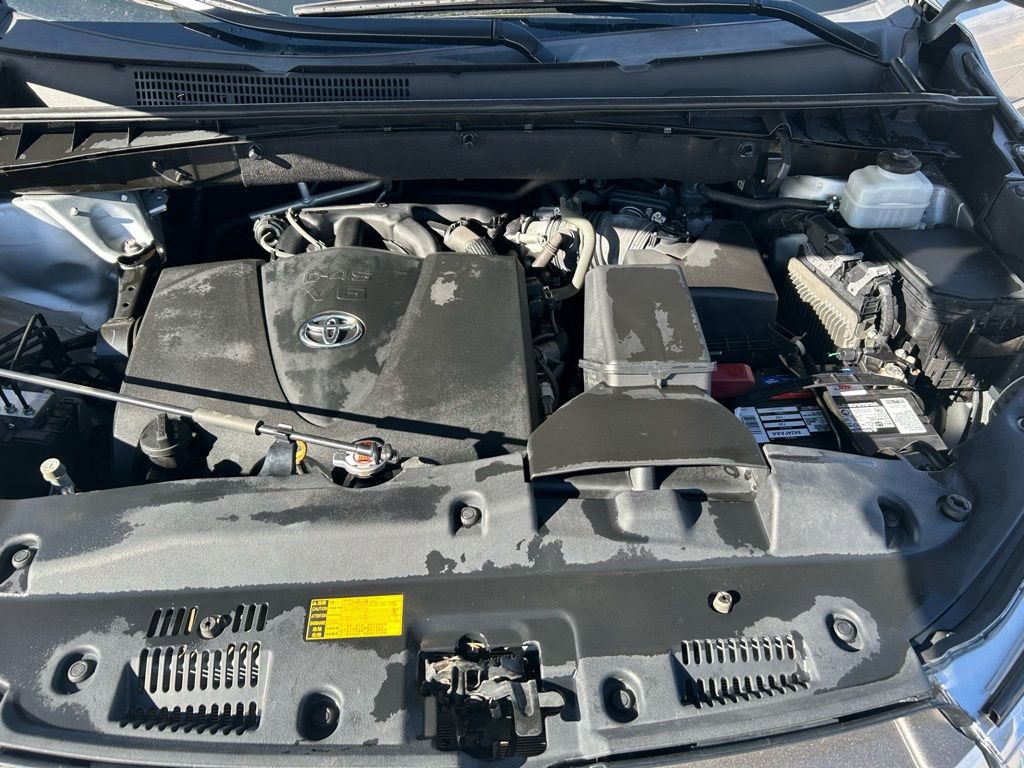 Used 2019 Toyota Highlander XLE image 13