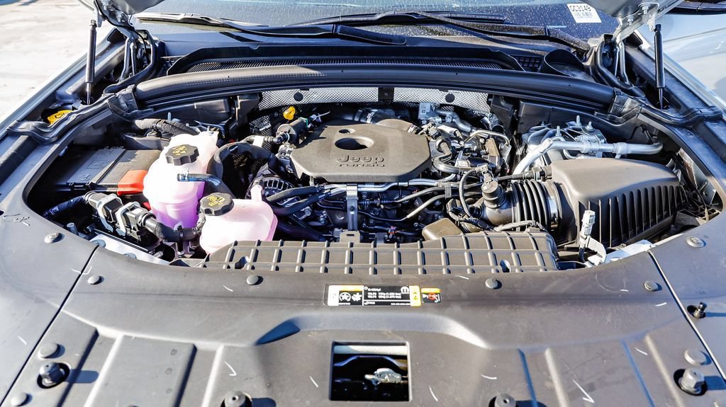 New 2026 Jeep Grand Cherokee Altitude RWD image 32