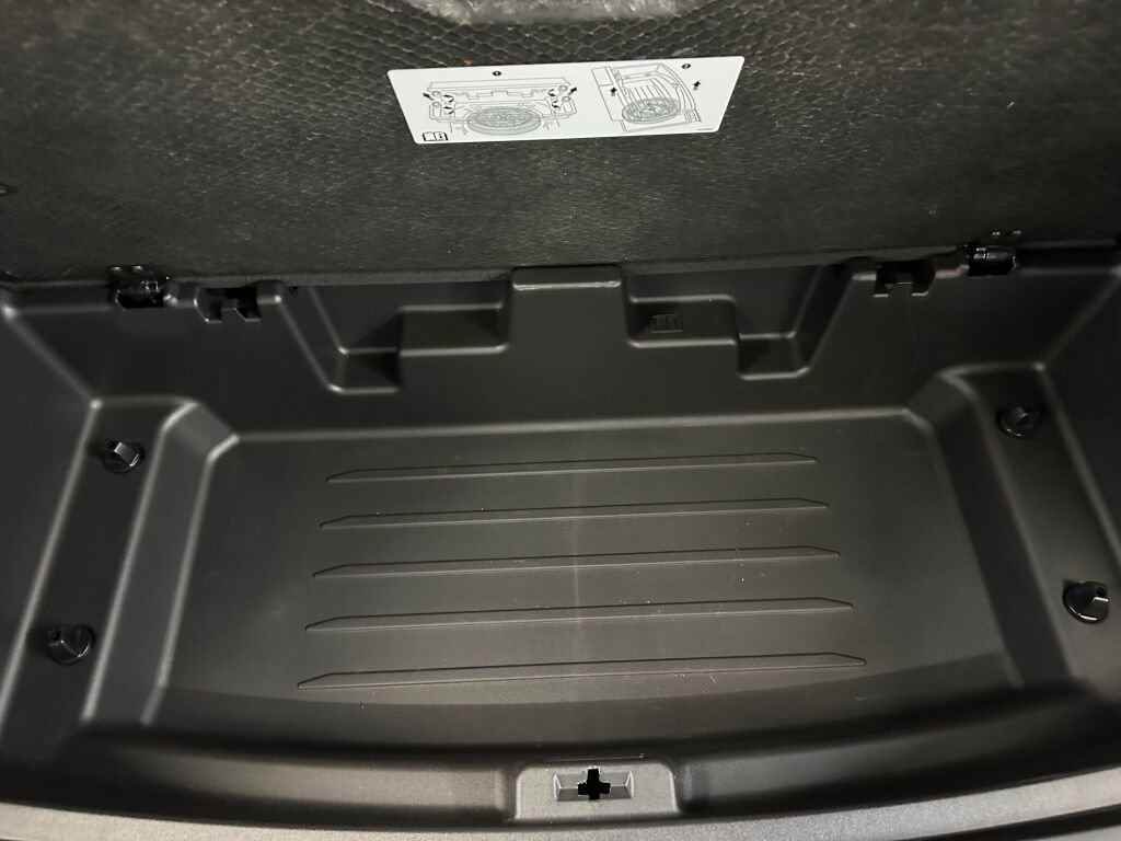 Certified 2023 Chevrolet Traverse RS w/ LPO, Floor Liner Package image 30