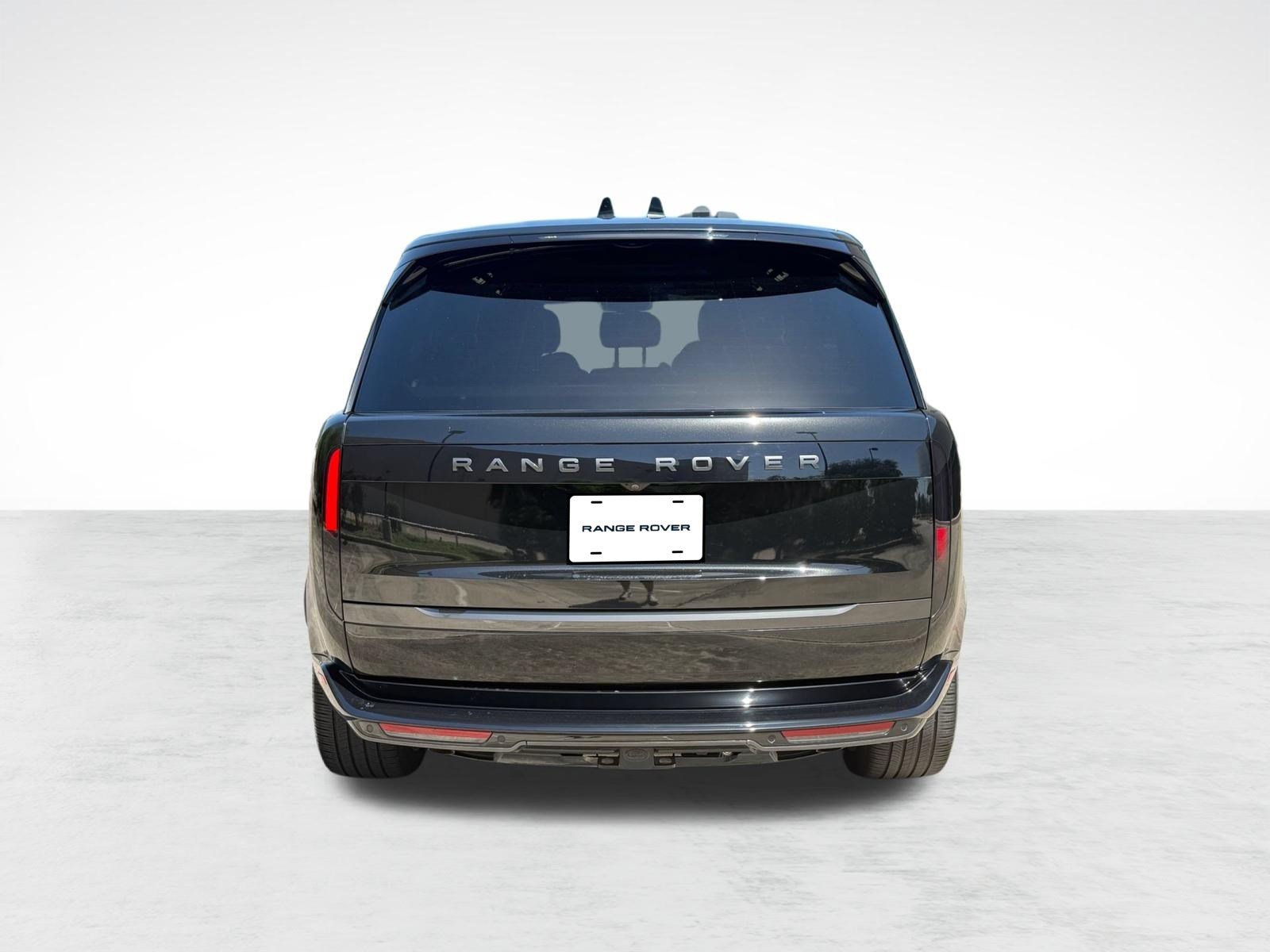 Used 2025 Land Rover Range Rover Long Wheelbase SE AWD/4WD image 9