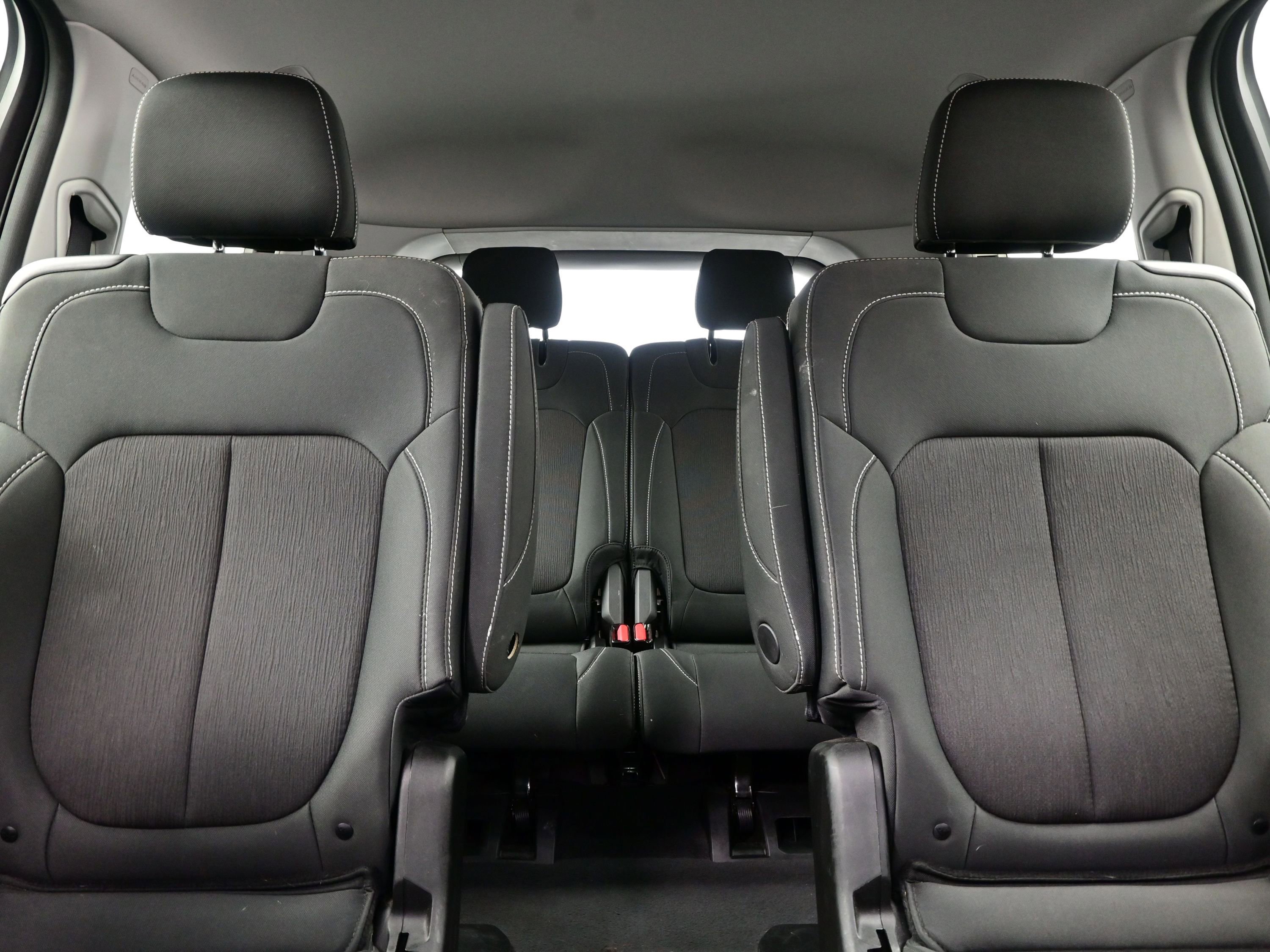 Used 2023 Jeep Grand Cherokee L Laredo image 17