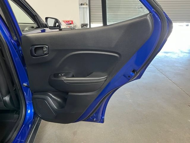 Used 2025 Hyundai Venue Limited FWD image 15