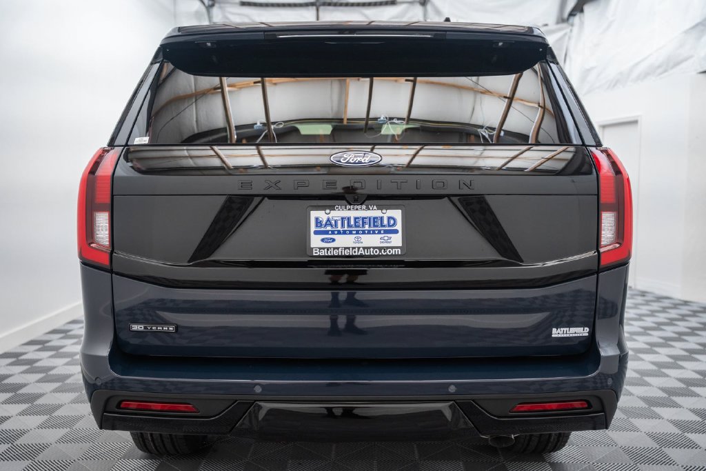 New 2027 Ford Expedition Platinum AWD/4WD image 7