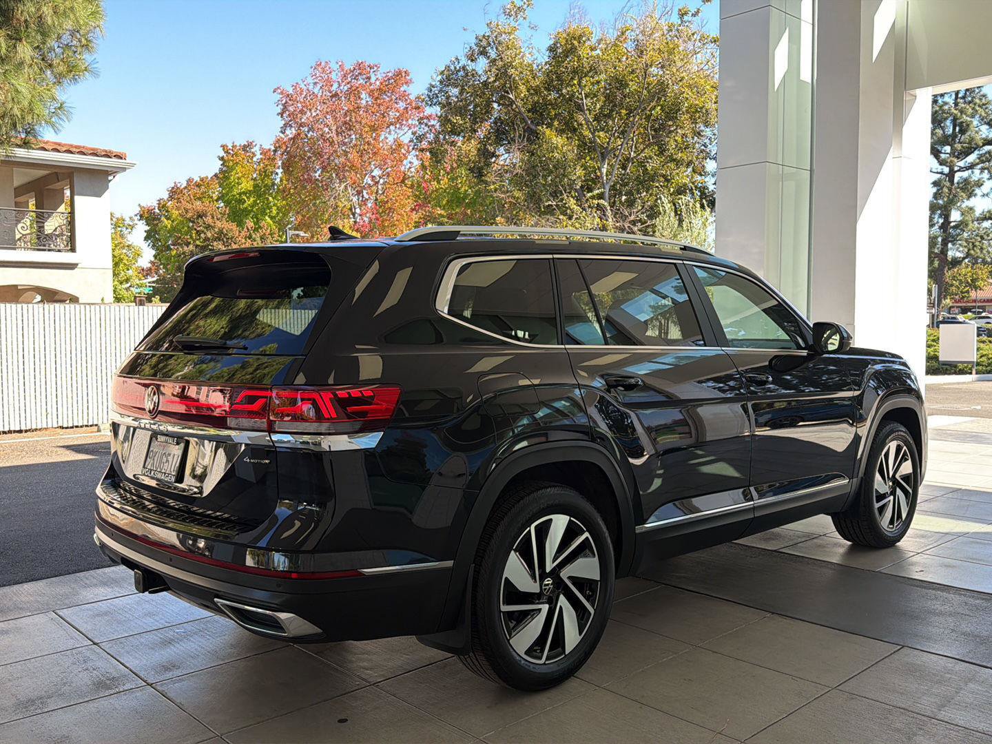 Certified 2024 Volkswagen Atlas SEL AWD/4WD image 5