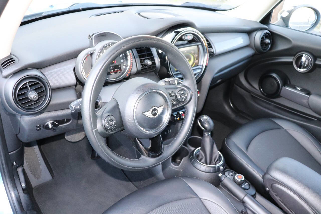 Used 2016 MINI Cooper 2-Door Hardtop image 16
