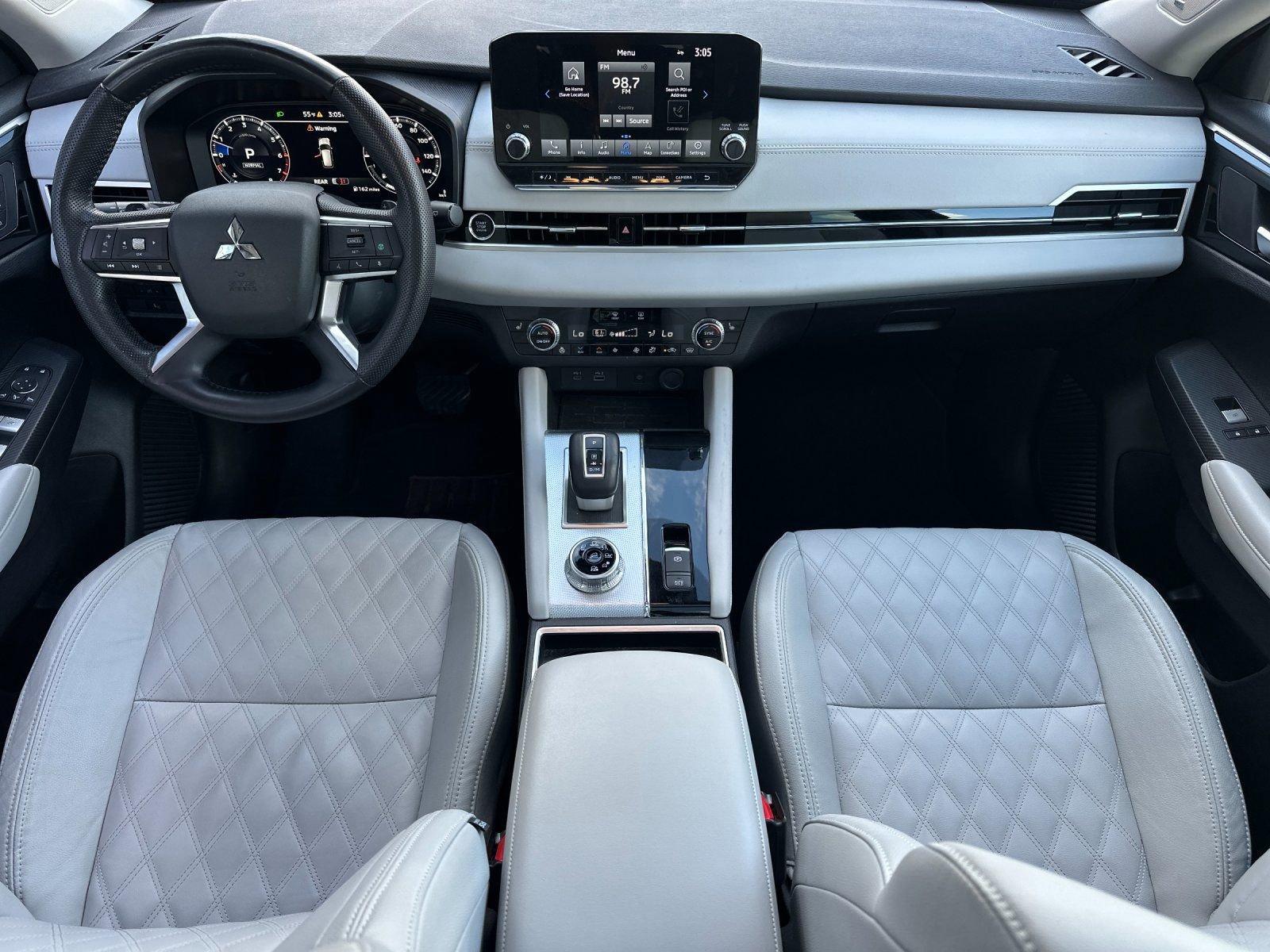 Used 2023 Mitsubishi Outlander AWD image 12