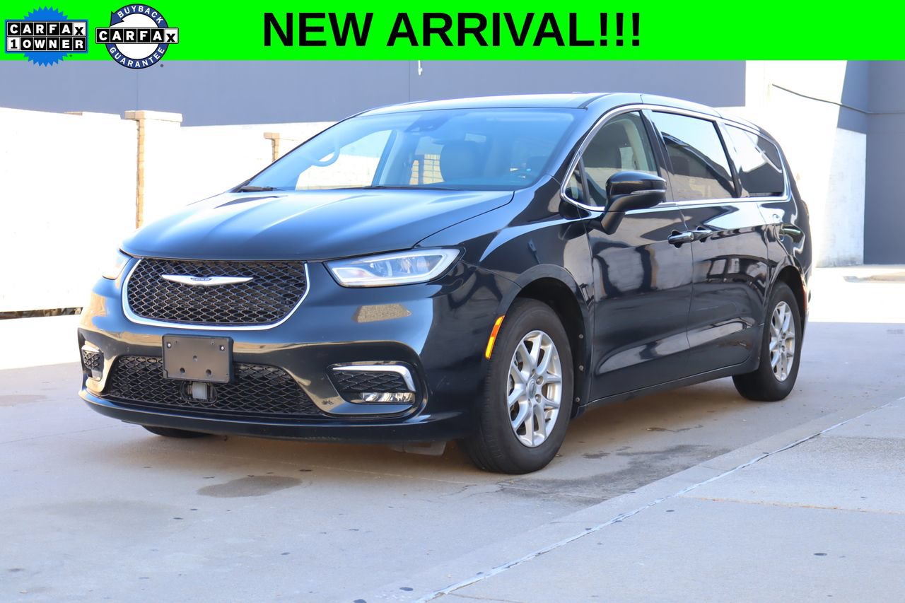Used 2023 Chrysler Pacifica Touring-L