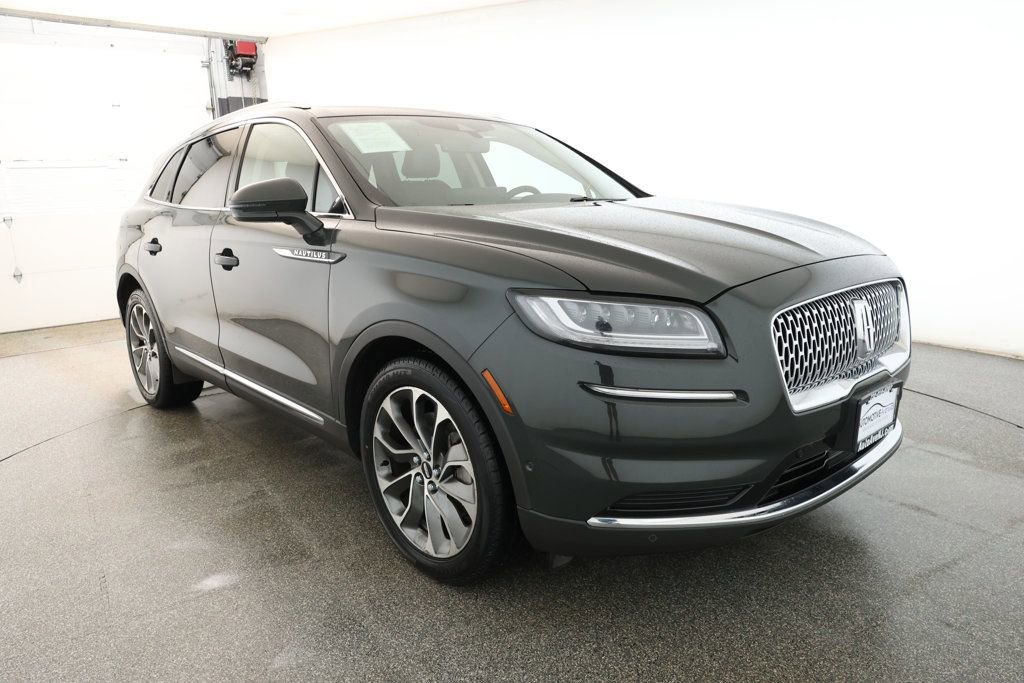 Used 2022 Lincoln Nautilus Reserve image 3