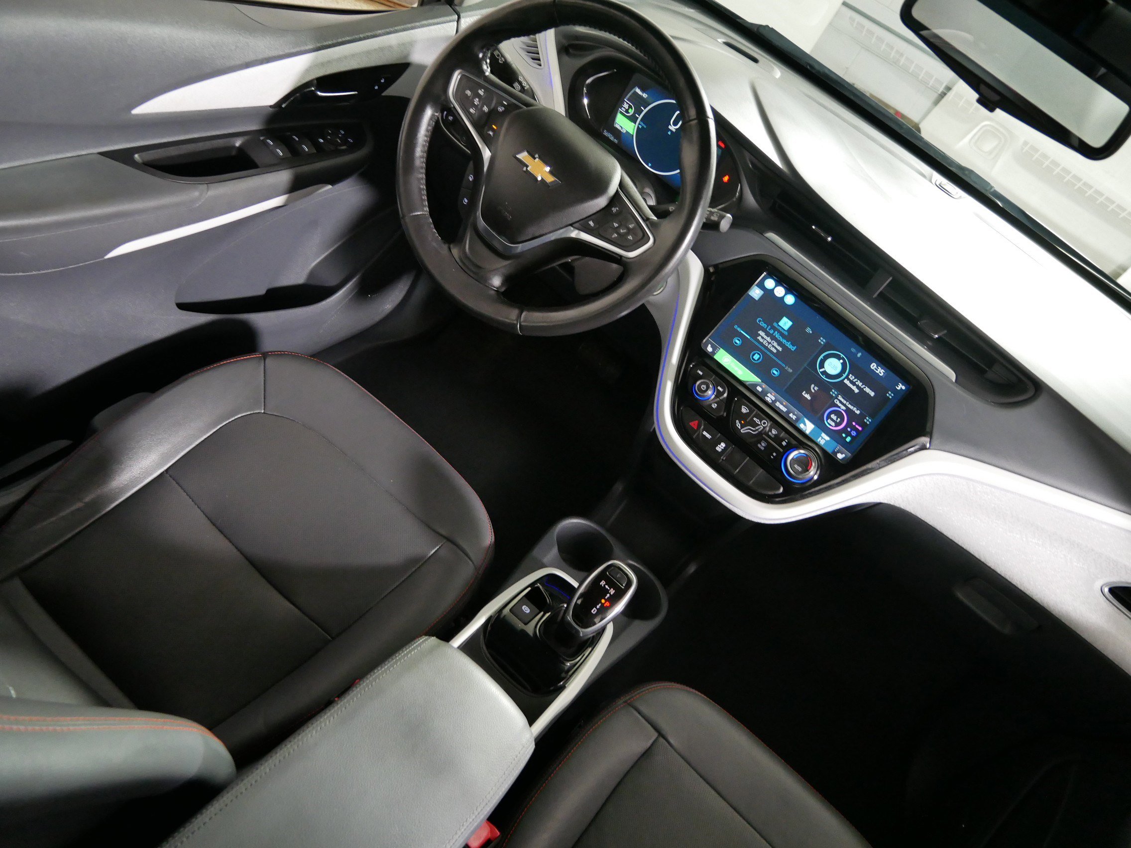 Used 2019 Chevrolet Bolt Premier w/ Infotainment Package image 9