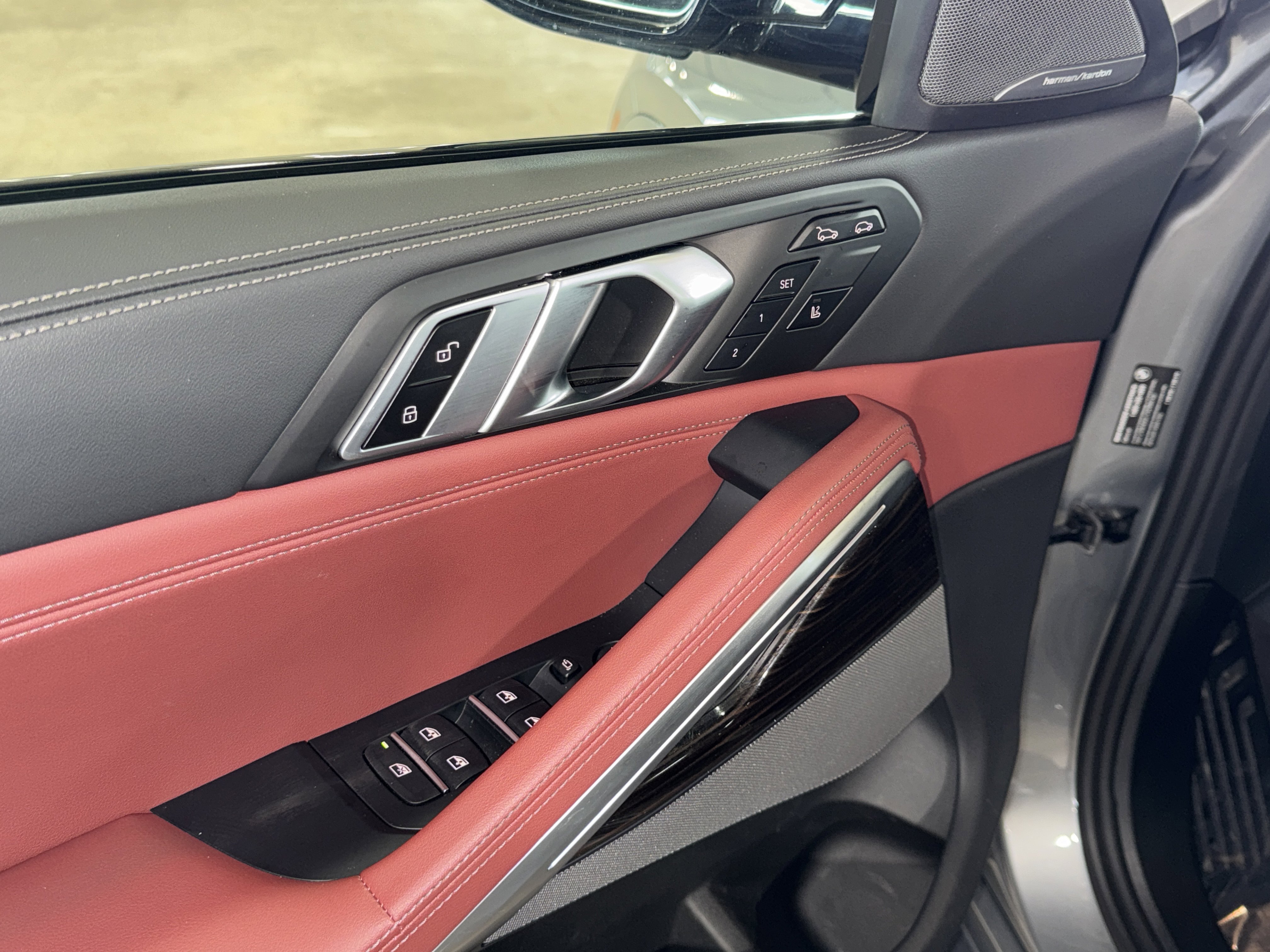 Certified 2025 BMW X6 xDrive40i image 18