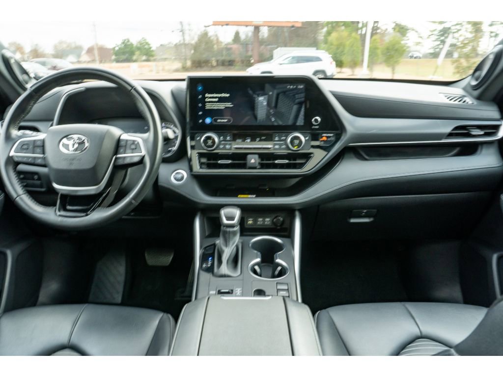 Used 2023 Toyota Highlander XSE image 15