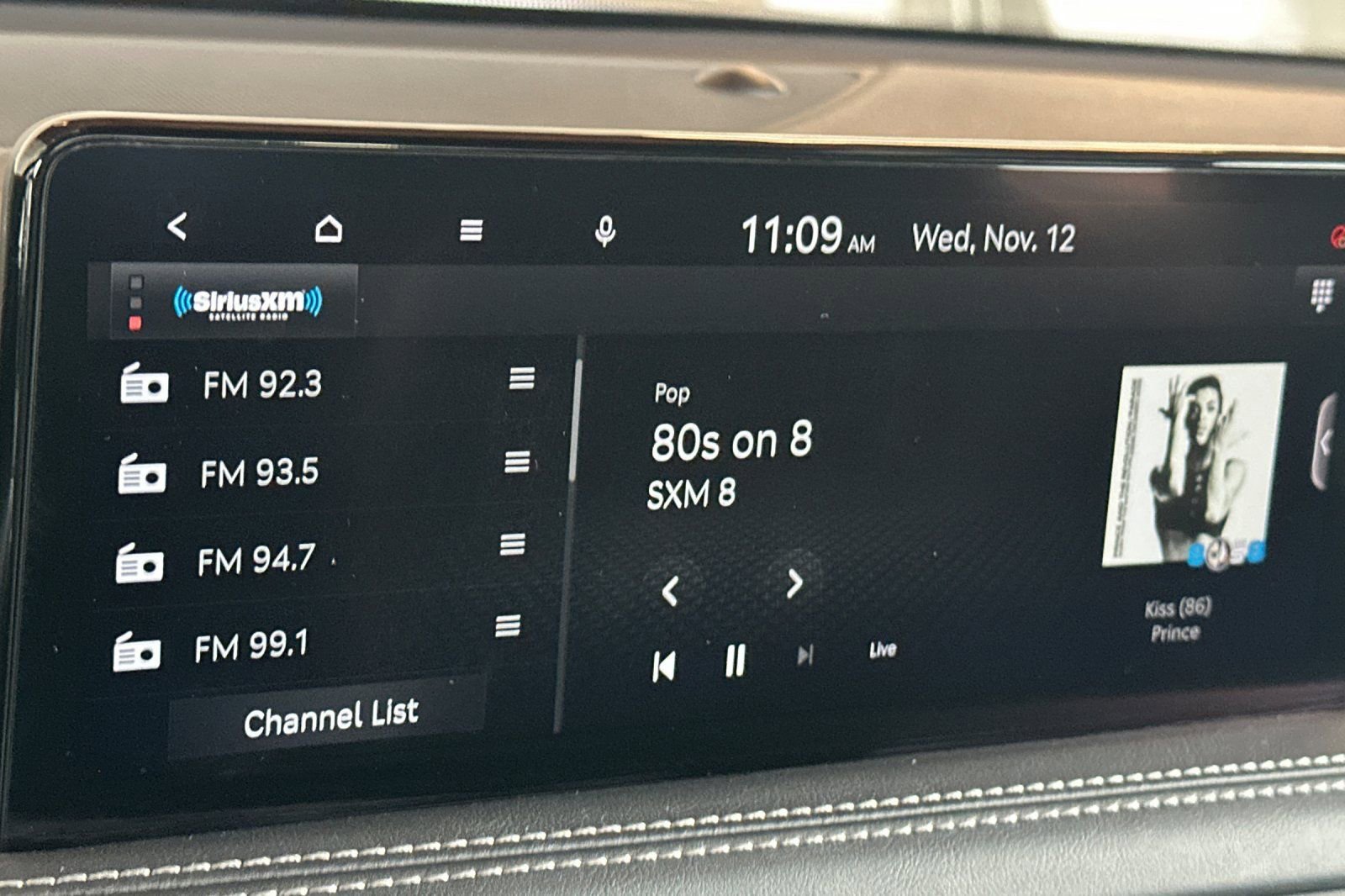 Used 2023 Genesis G70 2.0T image 24