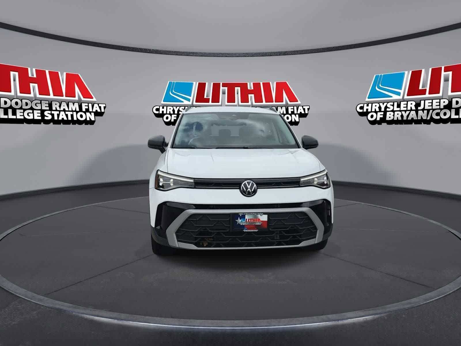 Used 2025 Volkswagen Taos S FWD image 3
