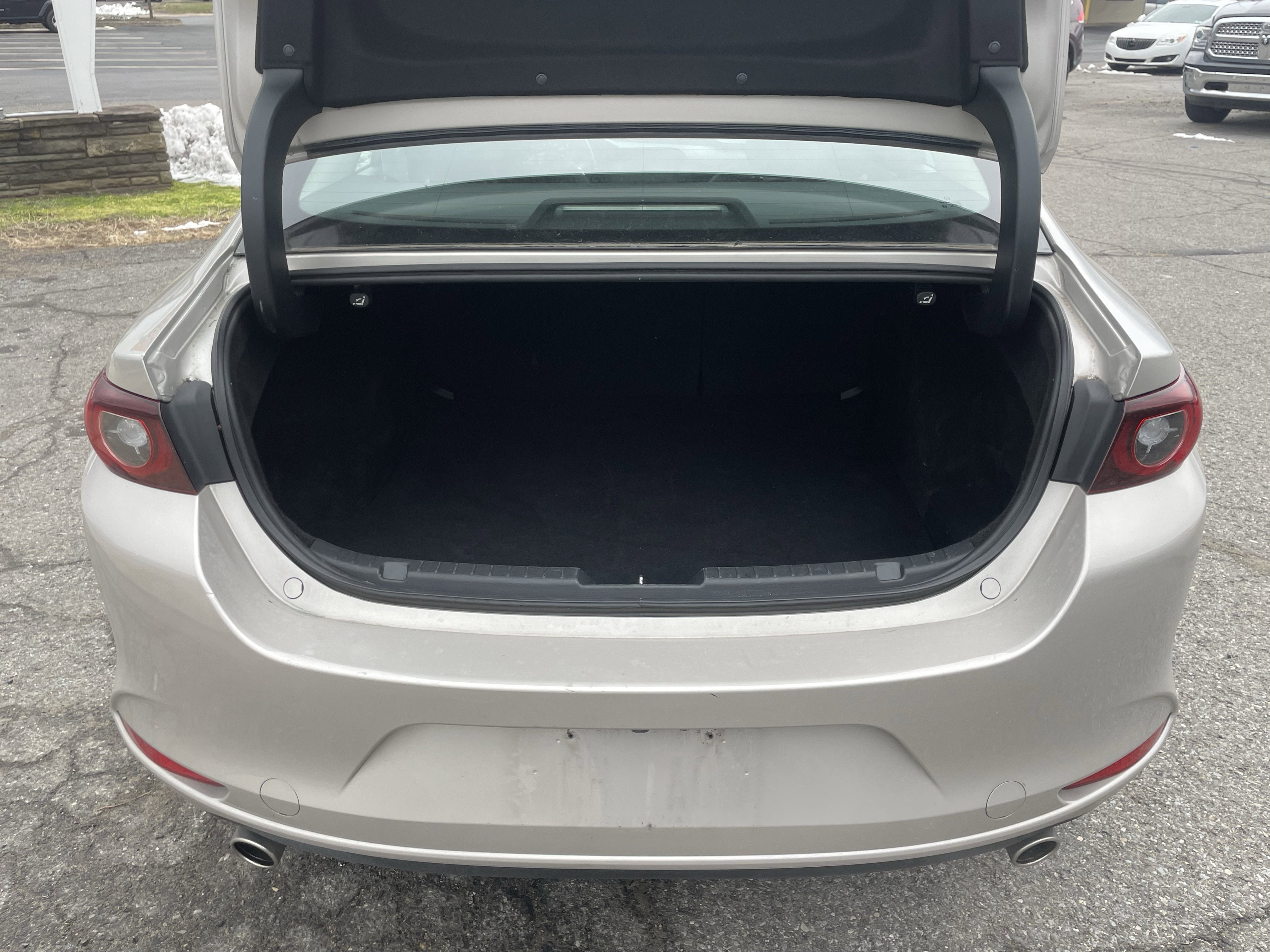 Used 2025 MAZDA MAZDA3 s image 5