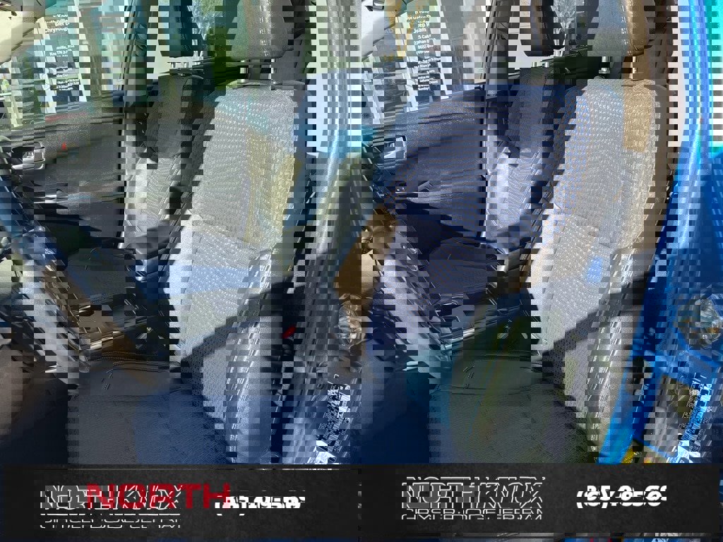 Used 2016 Toyota Camry SE image 4