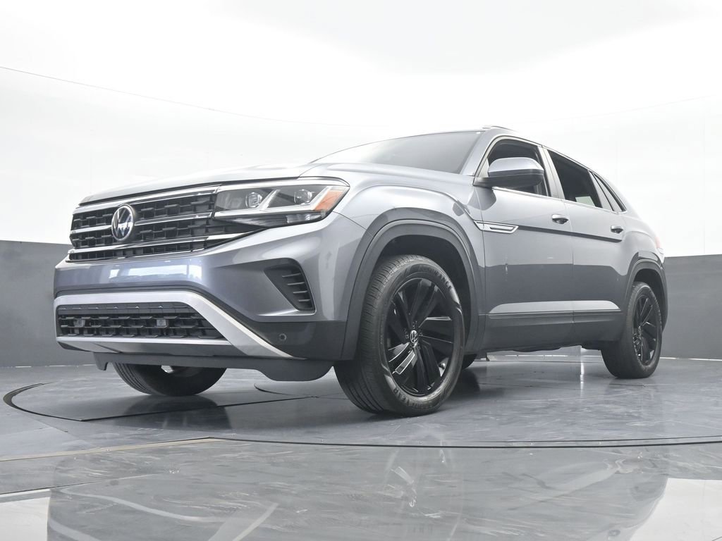 Used 2022 Volkswagen Atlas Cross Sport SE w/ Black Wheel Package image 58