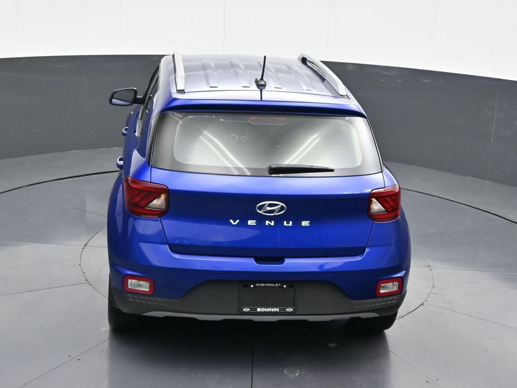 Used 2023 Hyundai Venue Limited image 24