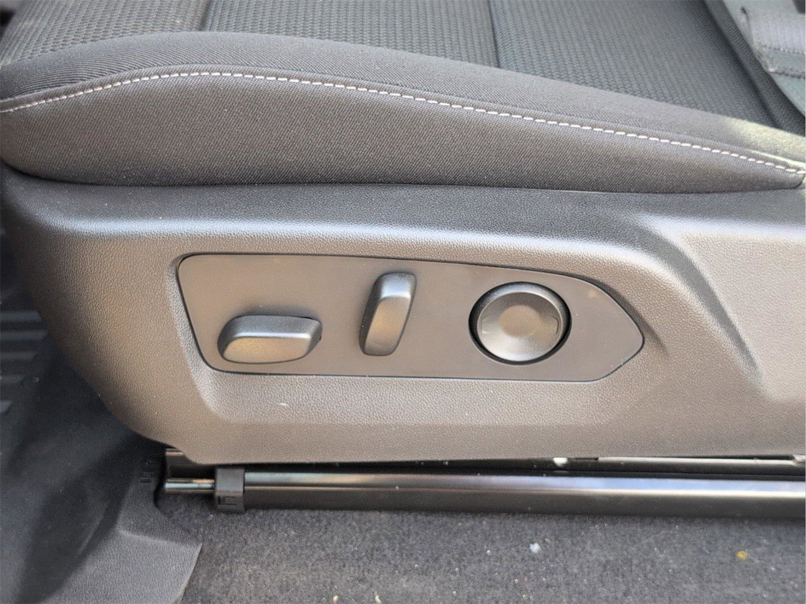 New 2026 GMC Canyon Elevation w/ Convenience Package image 30