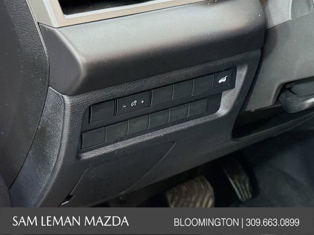 Used 2024 Mitsubishi Outlander SE Black Edition image 15