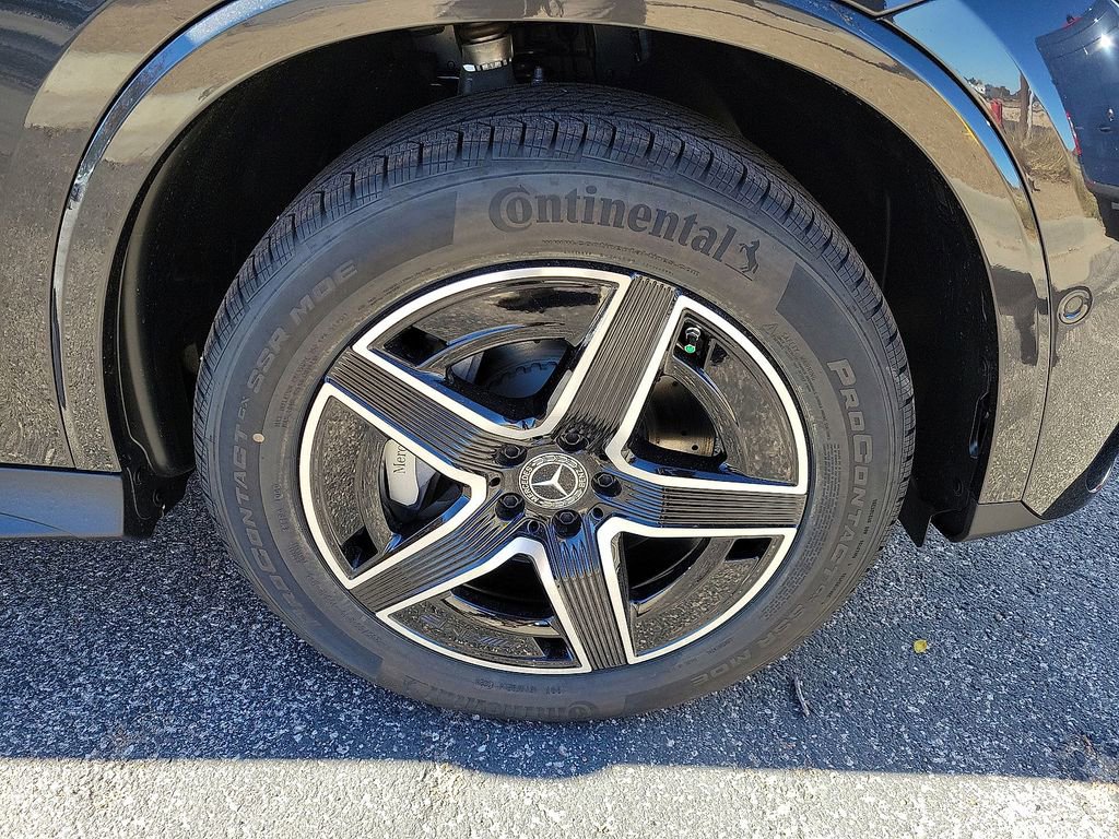 New 2025 Mercedes-Benz GLC 350e 4MATIC image 11