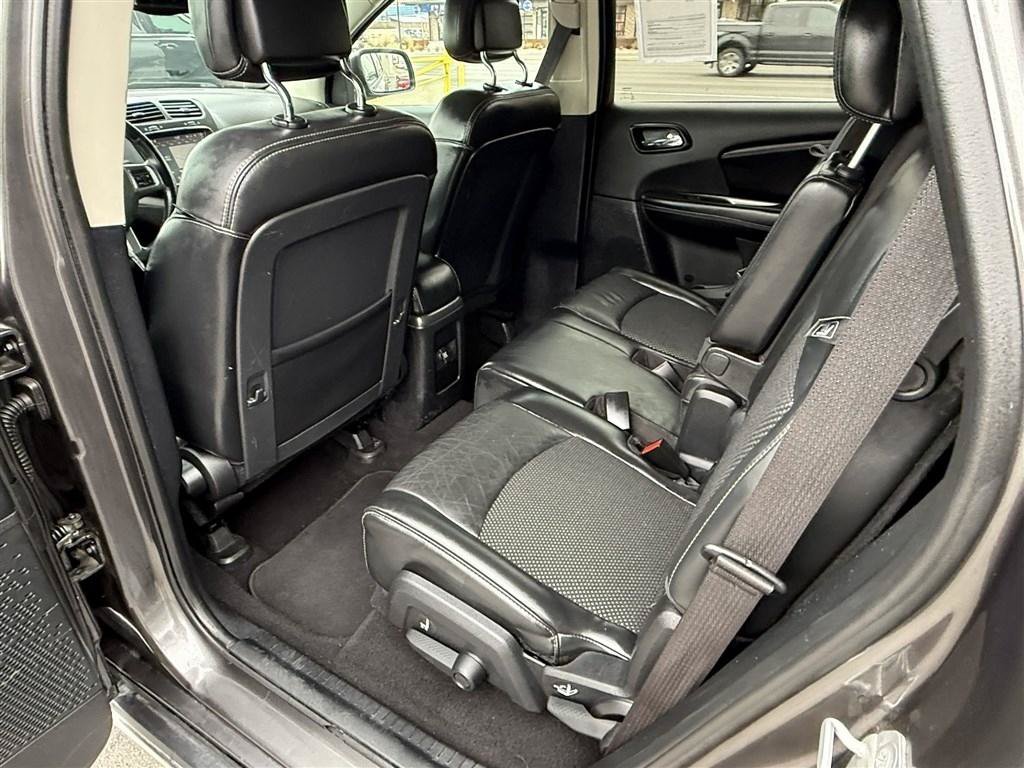 Used 2015 Dodge Journey Crossroad w/ Flexible Seating Group FWD image 16