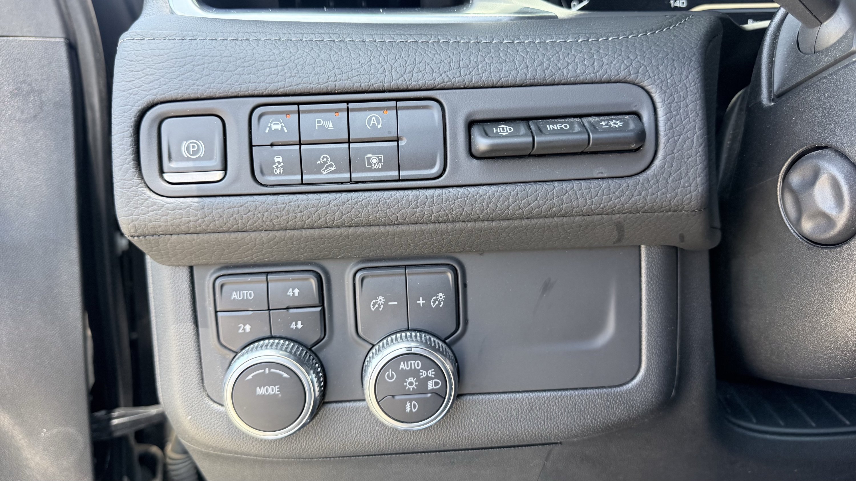 Used 2023 GMC Yukon Denali AWD/4WD image 66
