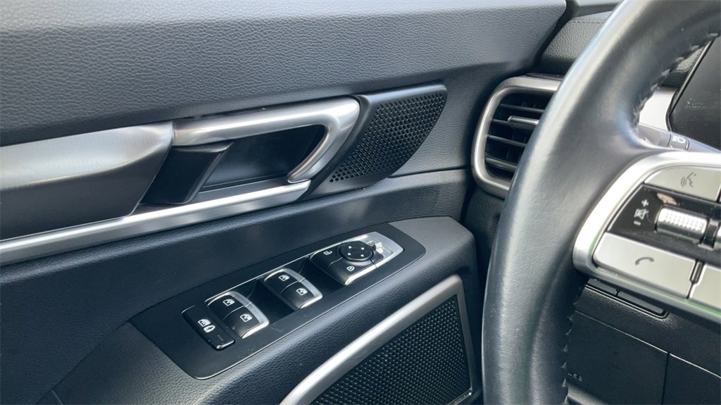 Used 2023 Kia Telluride S image 18