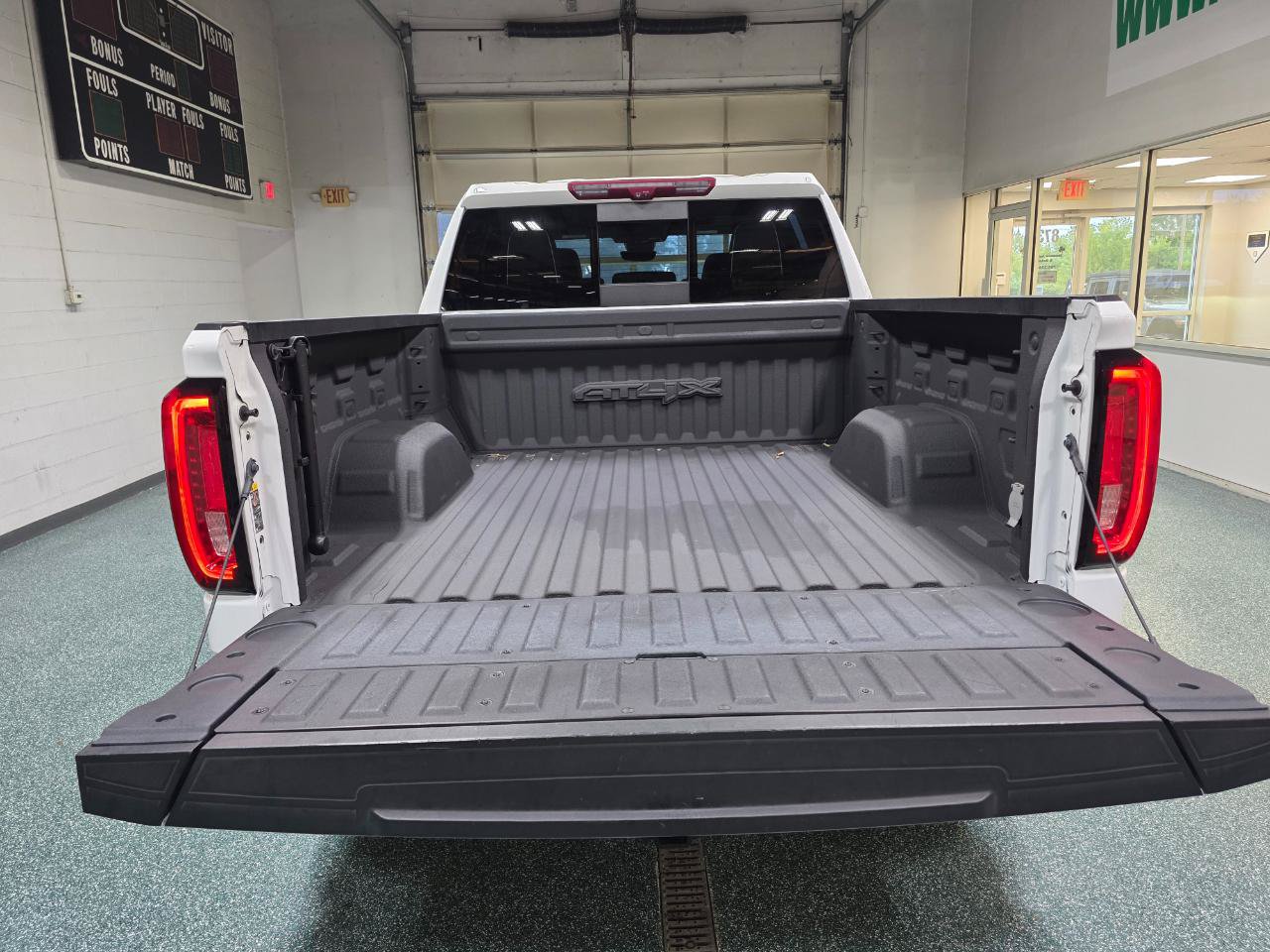 Used 2024 GMC Sierra 1500 AT4X AWD/4WD image 21