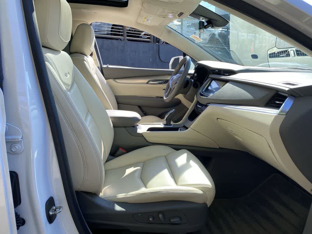 Used 2017 Cadillac XT5 Premium Luxury w/ Driver Assist Package AWD/4WD image 20