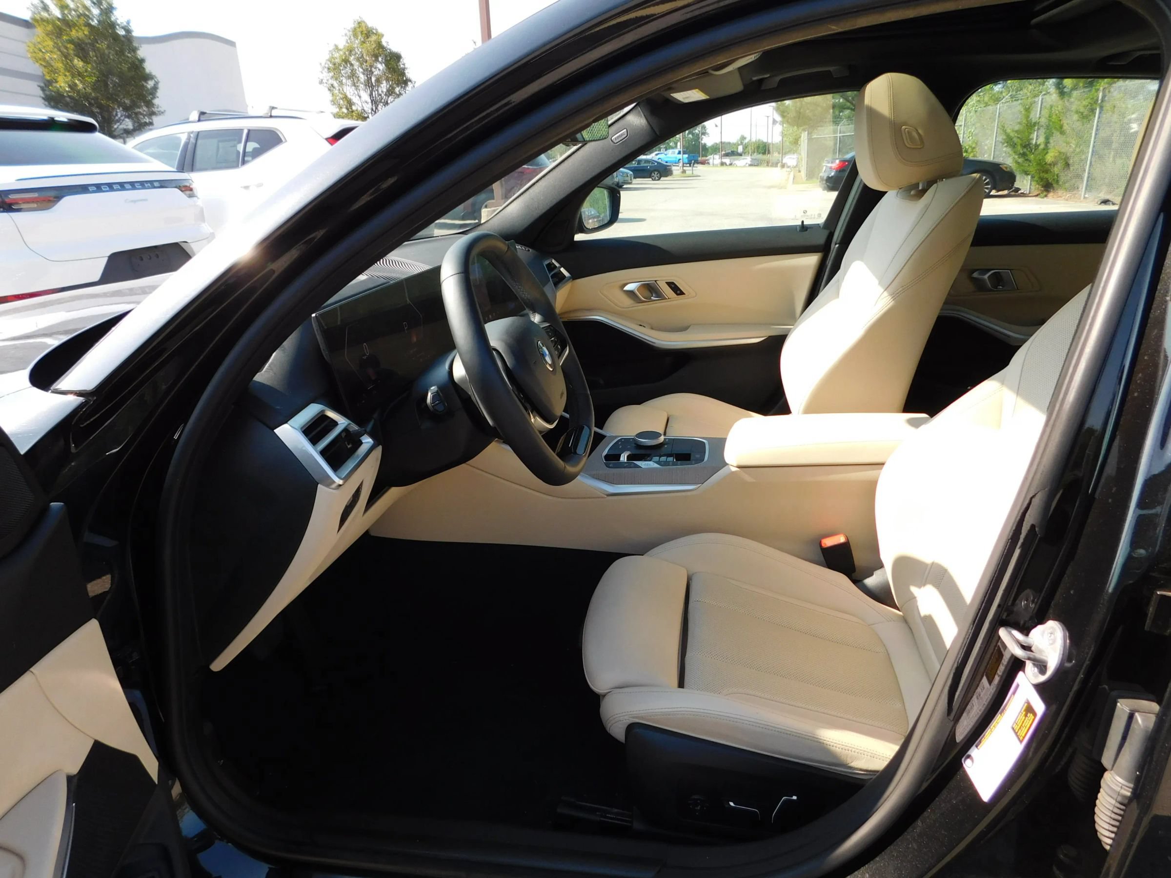 Used 2025 BMW 330i Sedan RWD image 12
