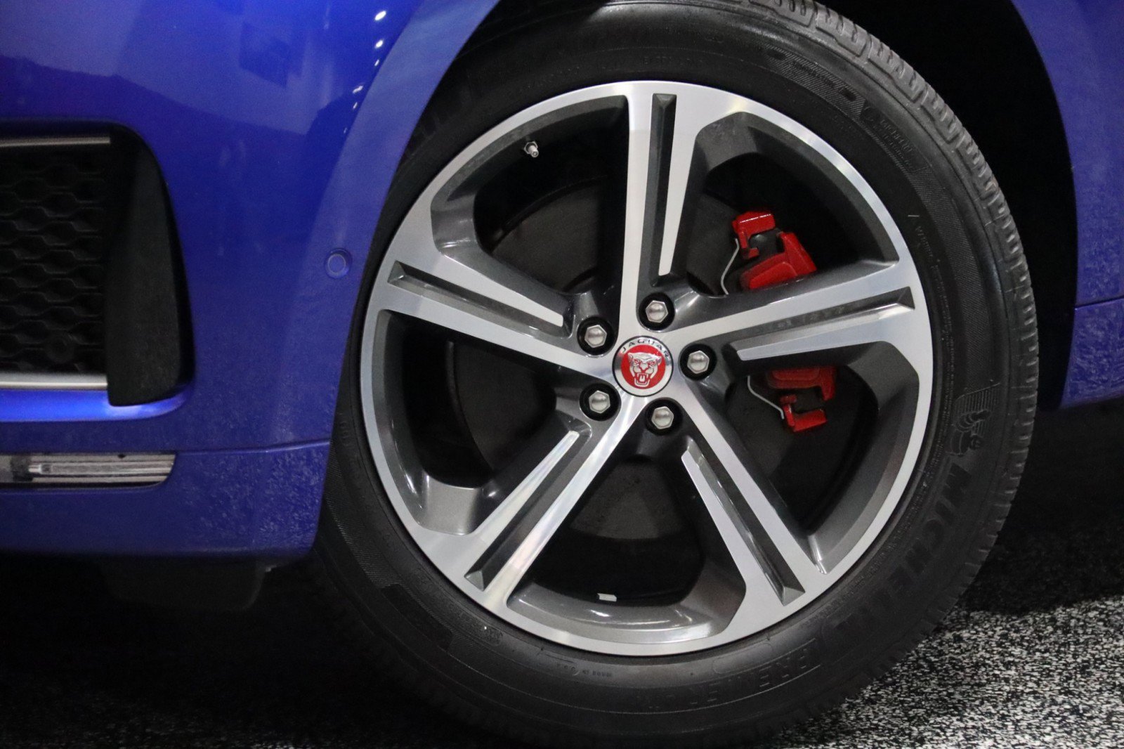 Used 2019 Jaguar F-PACE S image 21