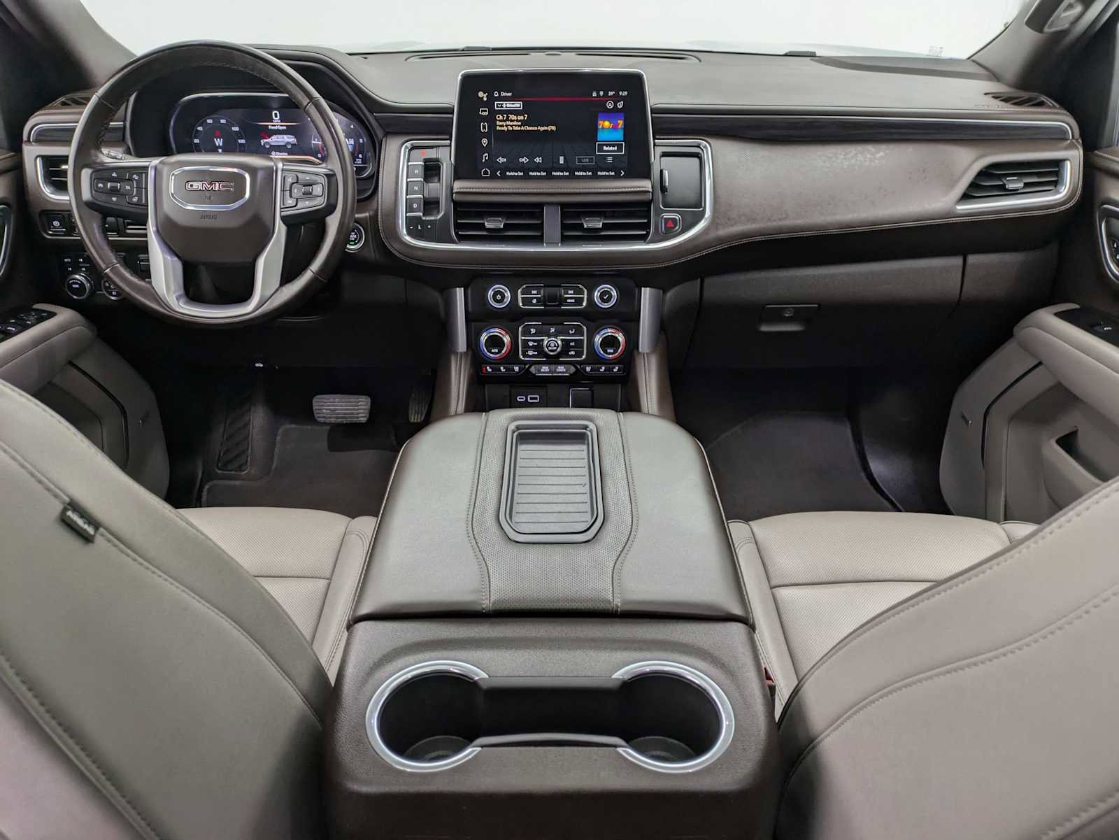 Used 2024 GMC Yukon XL SLT w/ SLT Luxury Package AWD/4WD image 18
