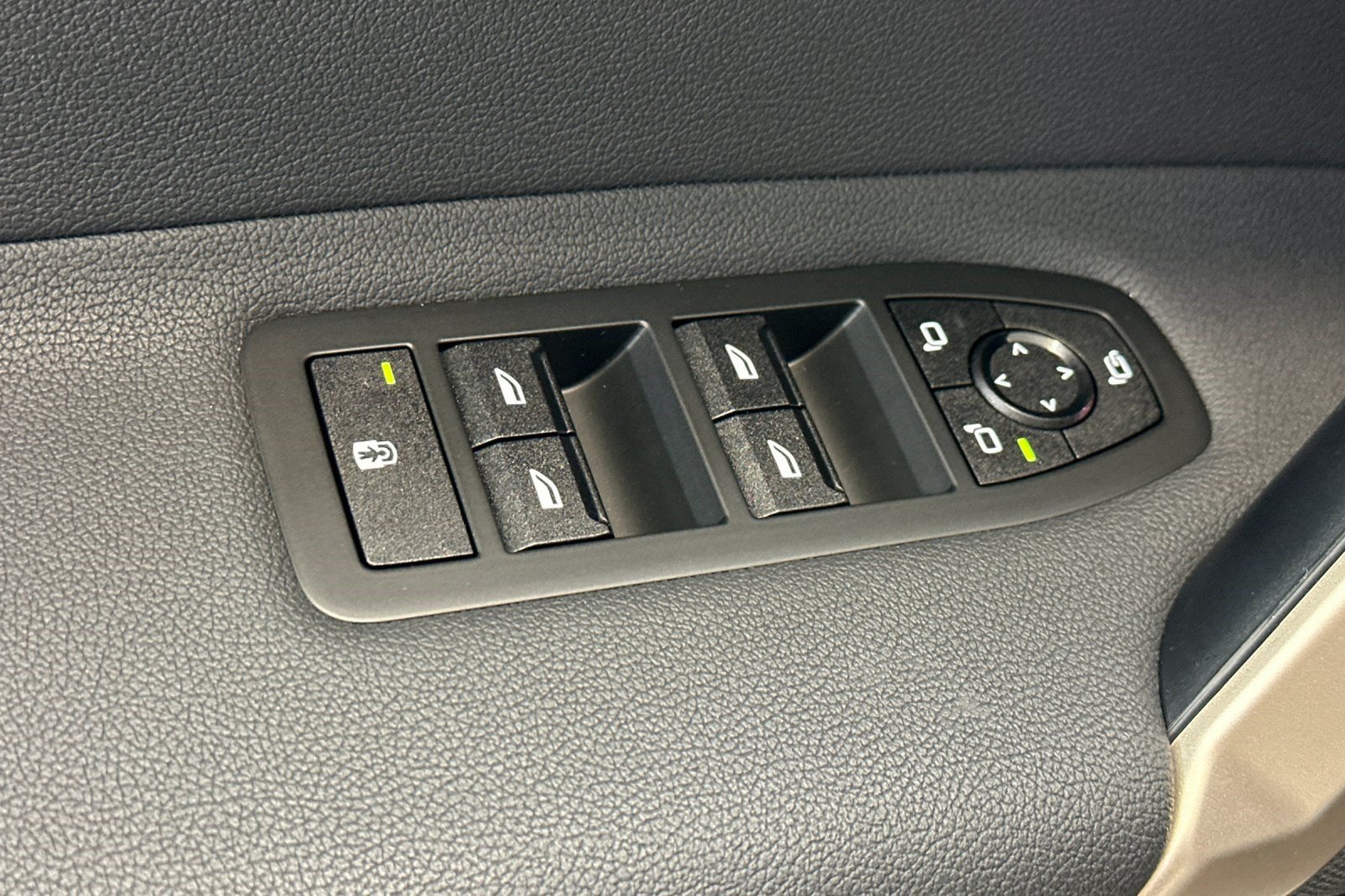 Used 2026 BMW iX xDrive60 AWD/4WD image 14