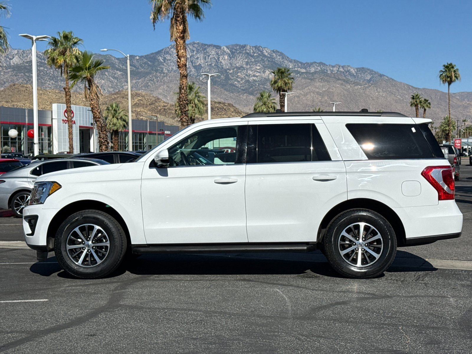 Used 2018 Ford Expedition XLT w/ Equipment Group 201A RWD image 6