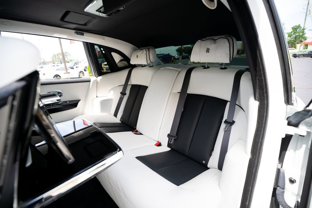 Used 2022 Rolls-Royce Phantom Sedan w/ The Phantom Package RWD image 49
