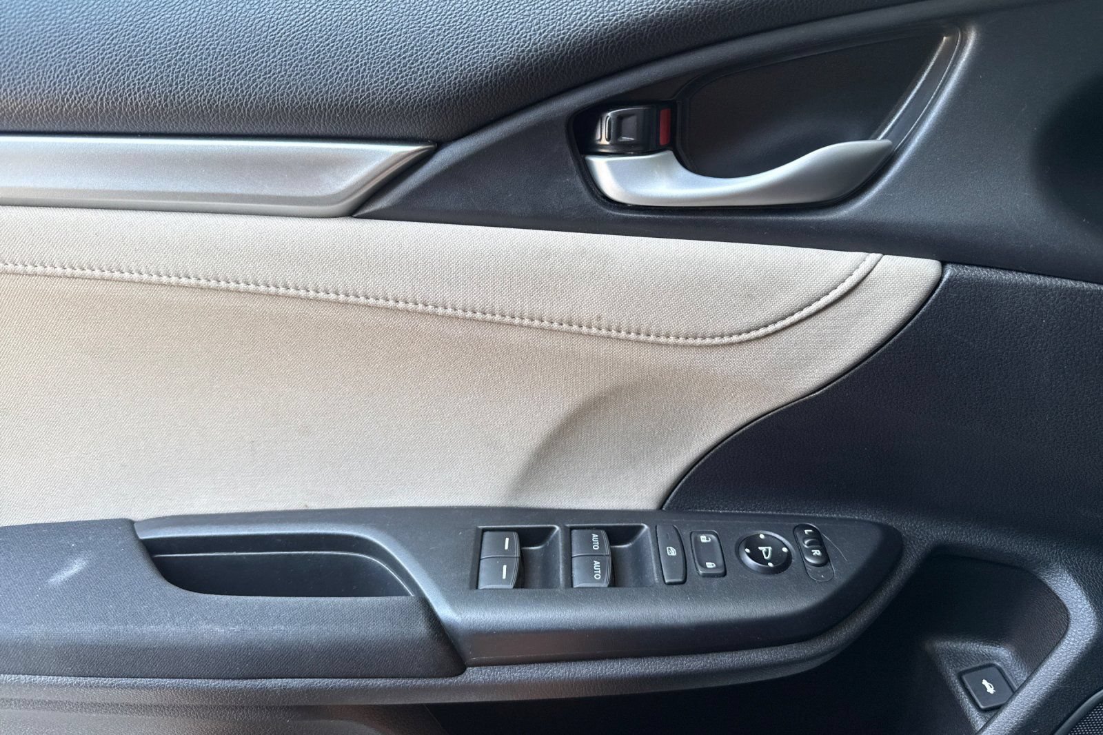 Used 2019 Honda Civic EX image 10
