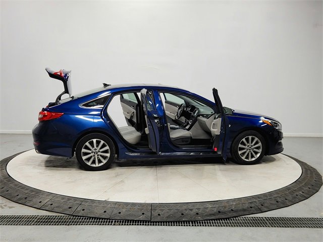 Used 2016 Hyundai Sonata Limited w/ Option Group 04 image 16