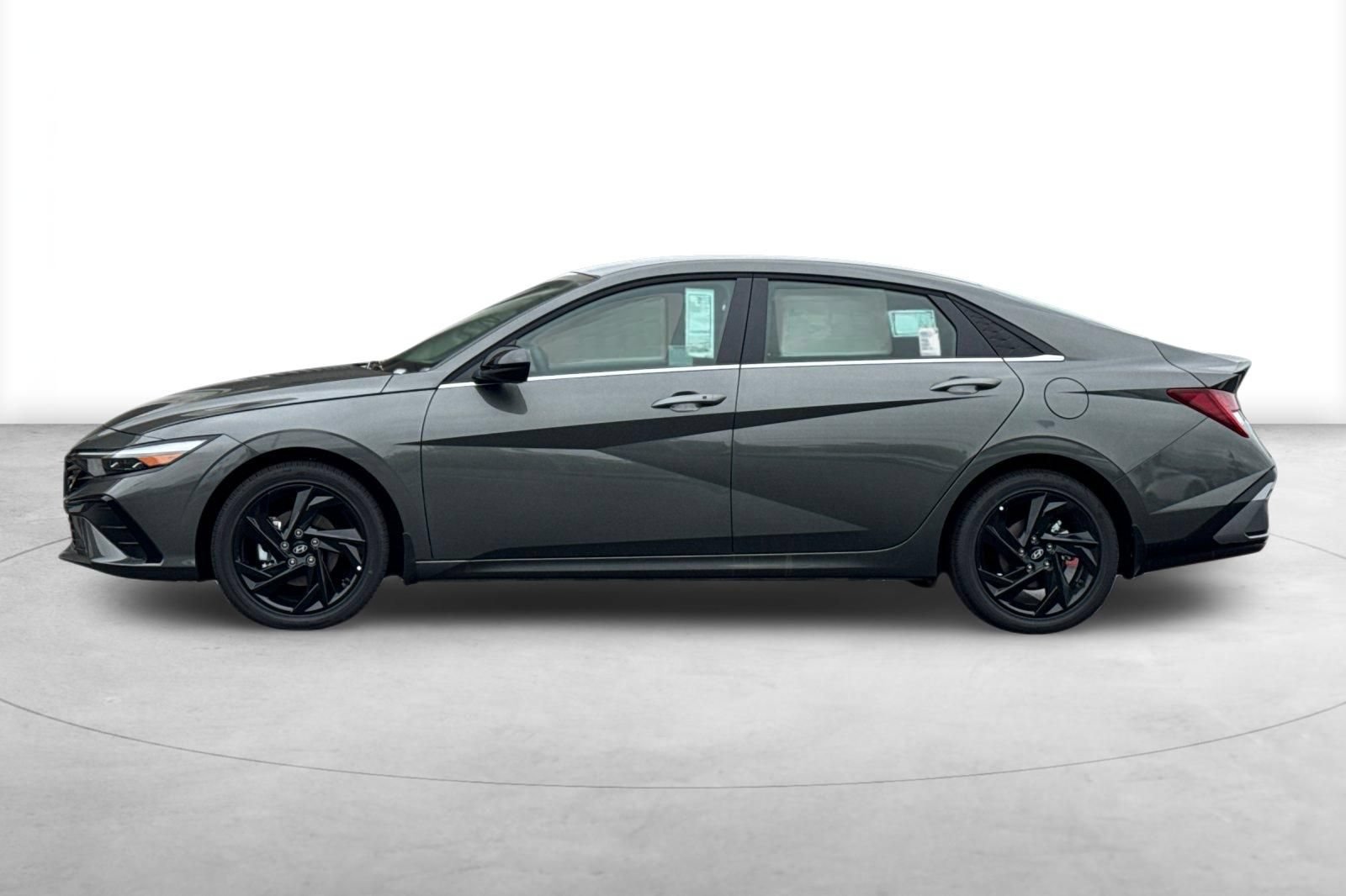 Certified 2026 Hyundai Elantra SEL Sport FWD image 3