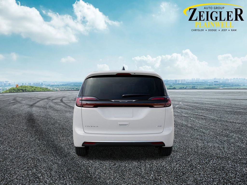New 2027 Chrysler Pacifica Select AWD/4WD image 7