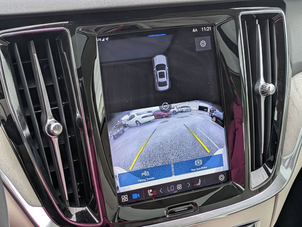 Used 2024 Volvo S60 B5 Plus image 5