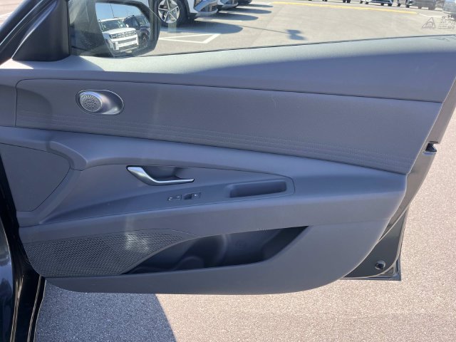 Certified 2024 Hyundai Elantra SEL FWD image 23