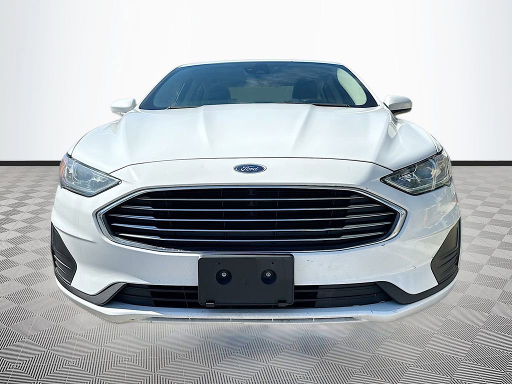 Used 2020 Ford Fusion SE image 2