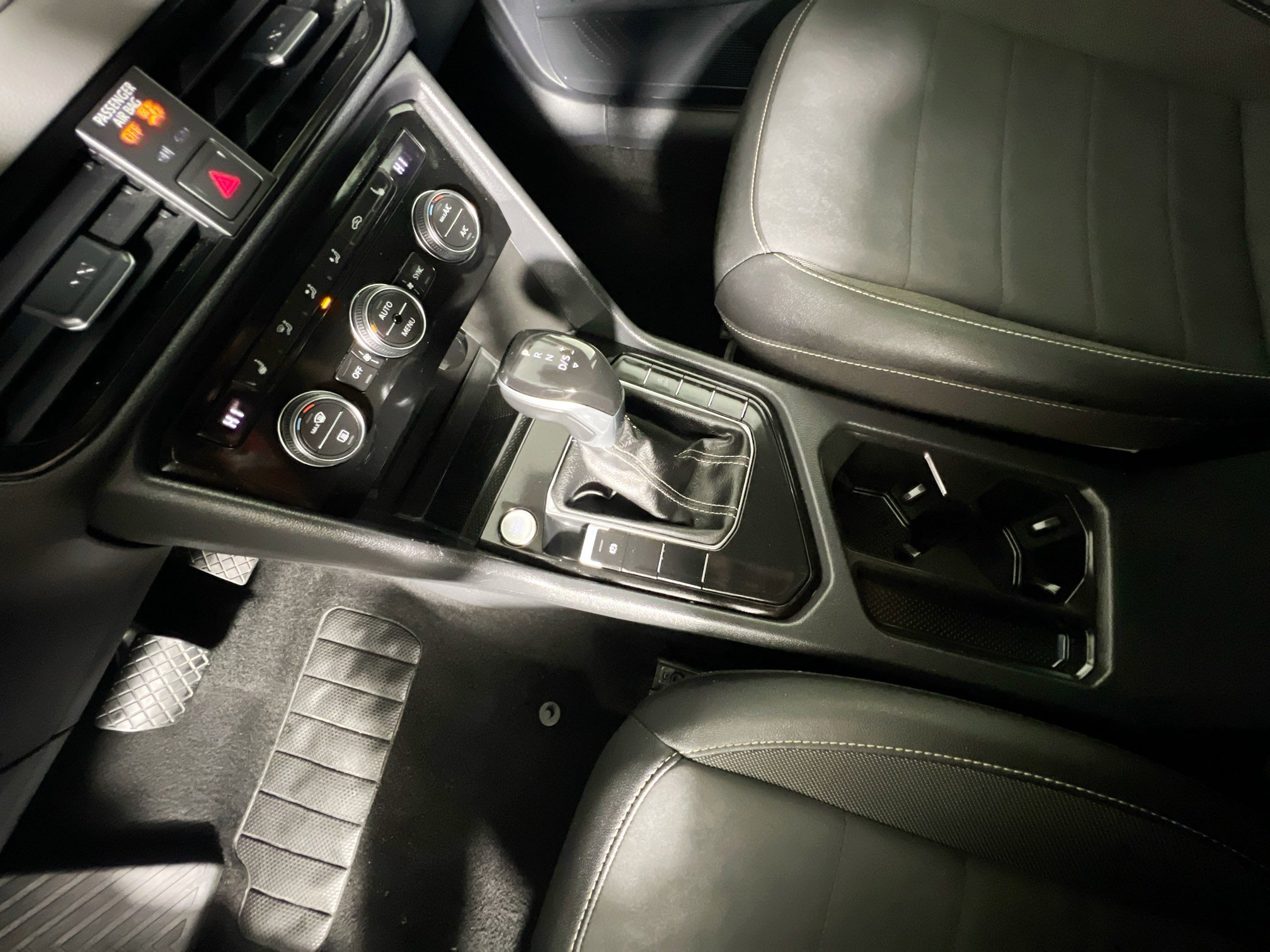 Used 2024 Volkswagen Taos SE image 26