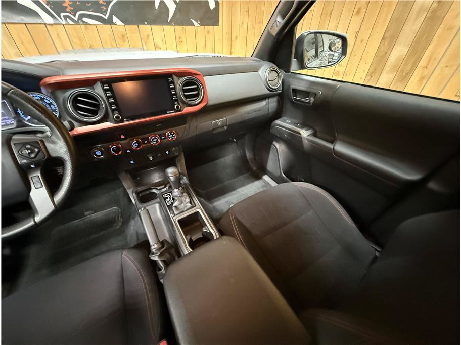Used 2020 Toyota Tacoma TRD Sport AWD/4WD image 24